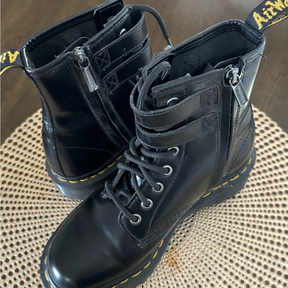 Almost new is not my size - Picture 2 of 3